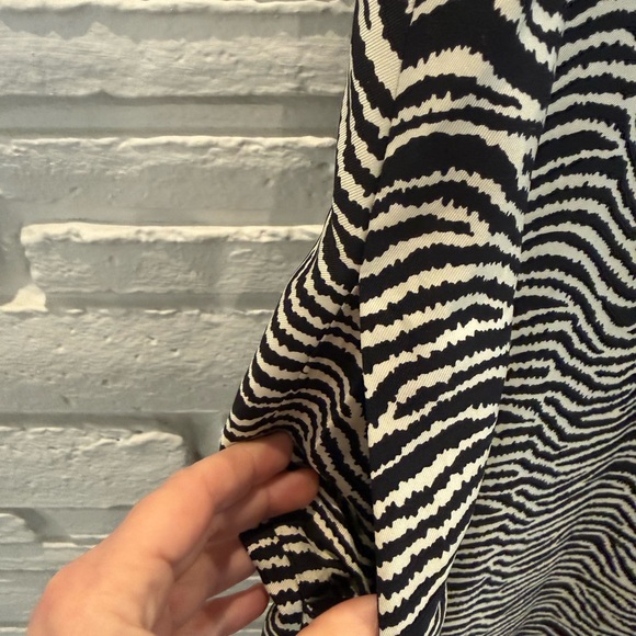 J. McLaughlin 100% Silk Zebra Print Brown | Cream - Small - Picture 4 of 6